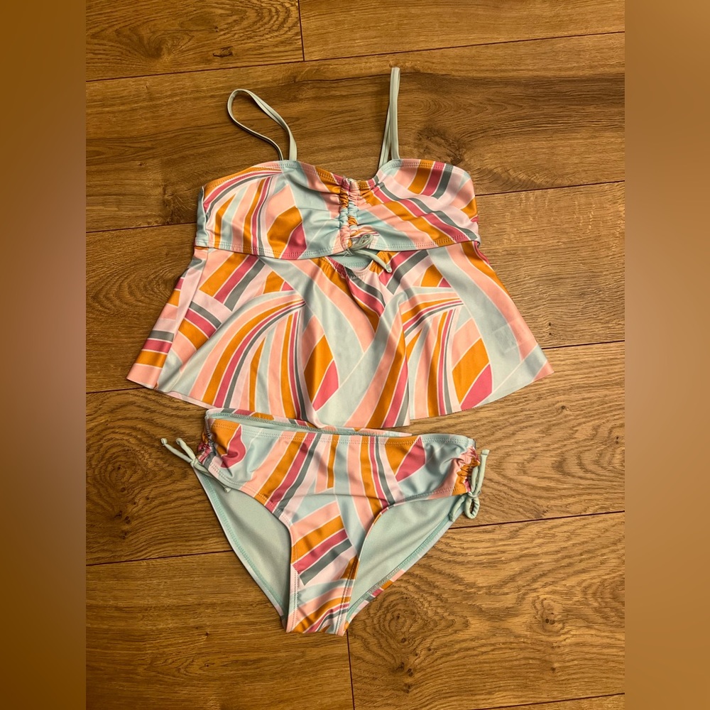 Adorable wonder nation tankini in size 10-12- large